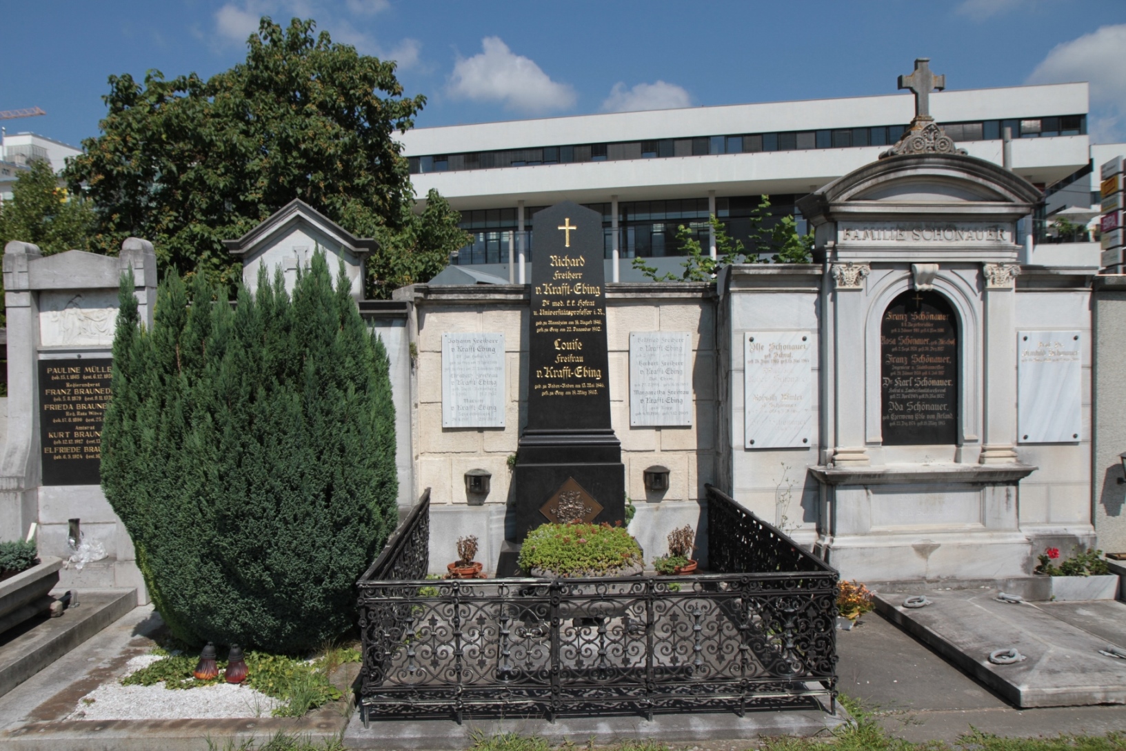 Richard von Krafft-Ebing's tomb,  Leonhardfriedhof, Graz - 02.JPG